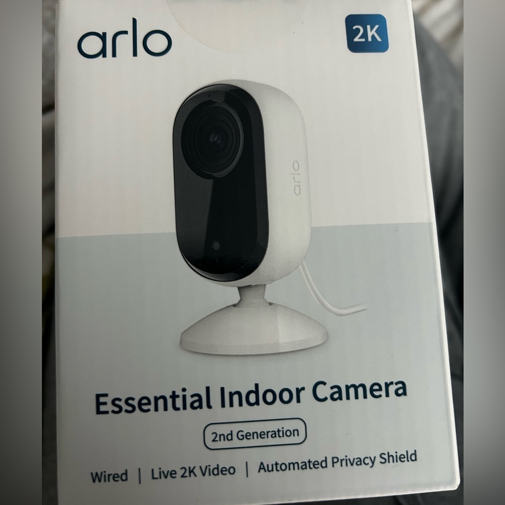 Arlo Live 2K Indoor HD Security Camera - Picture 2 of 6